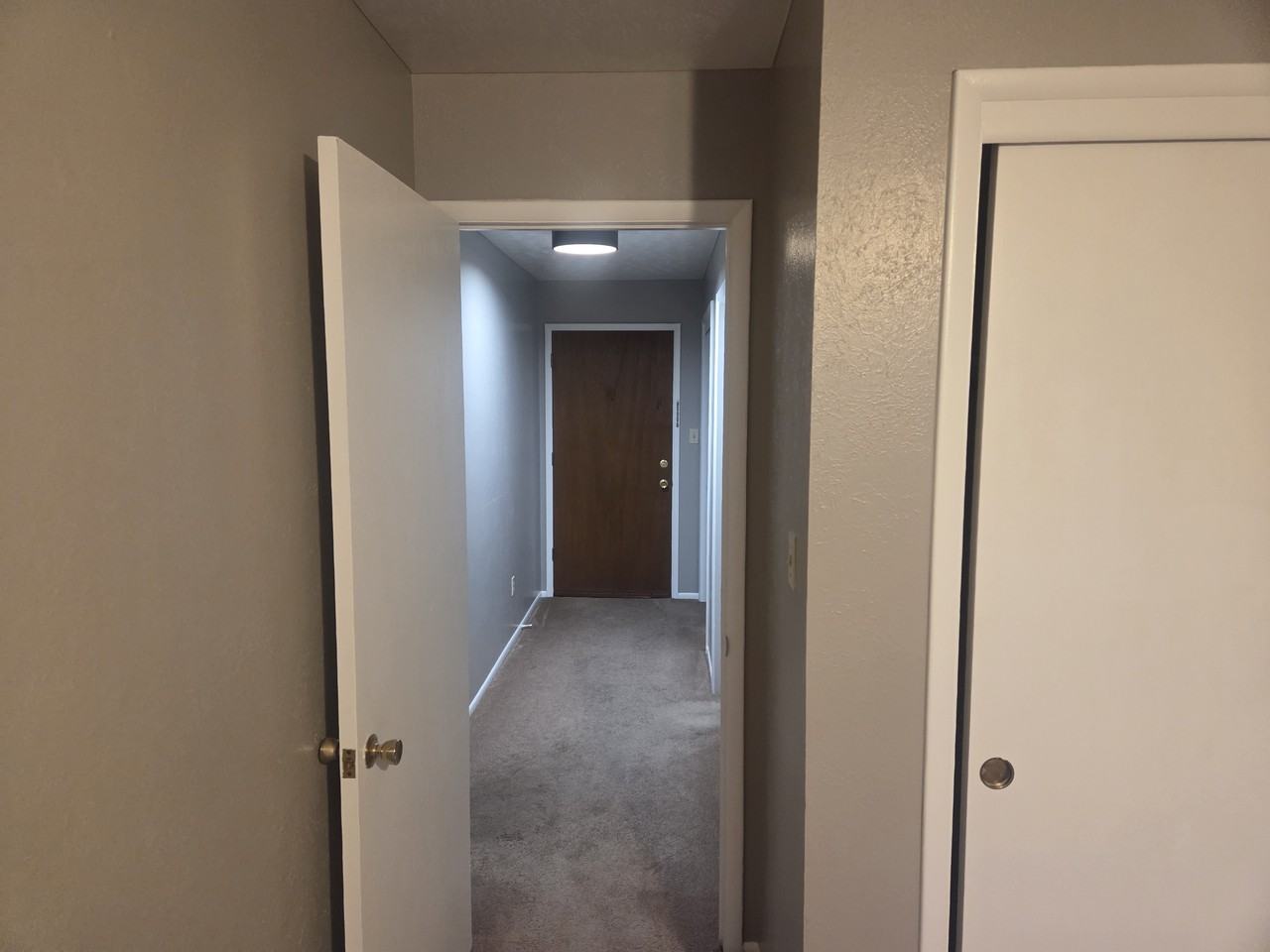 WPARK APARTMENTS - Photo 4 of 9