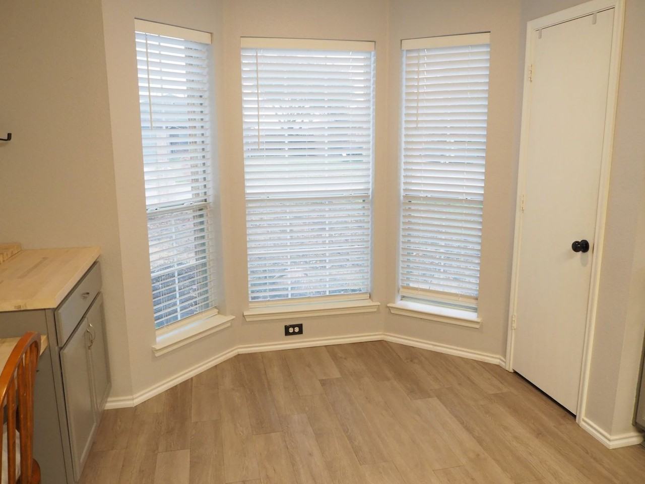 511 Lonestar Park Ln - Photo 6 of 25