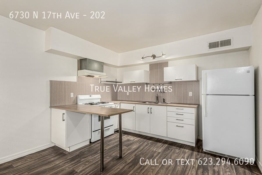 6730 N 17th Ave #202 - Photo 5 of 29