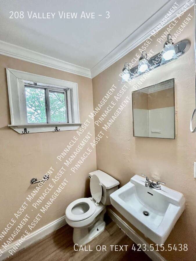 208 Valley View Ave #3 - Photo 2 of 37