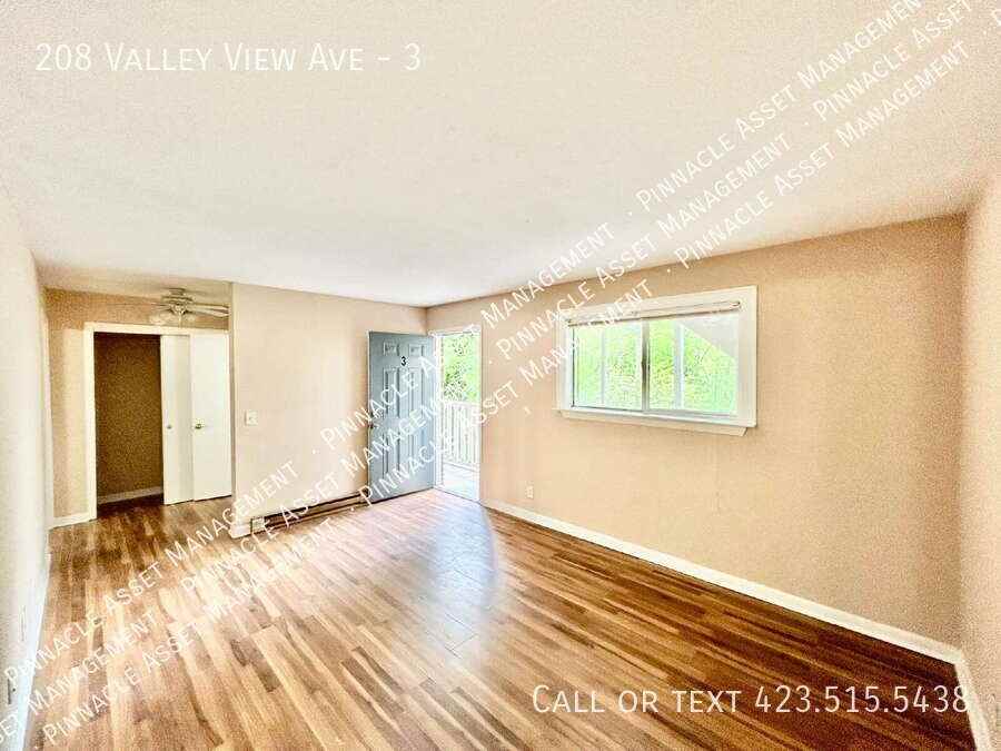 208 Valley View Ave #3 - Photo 7 of 37