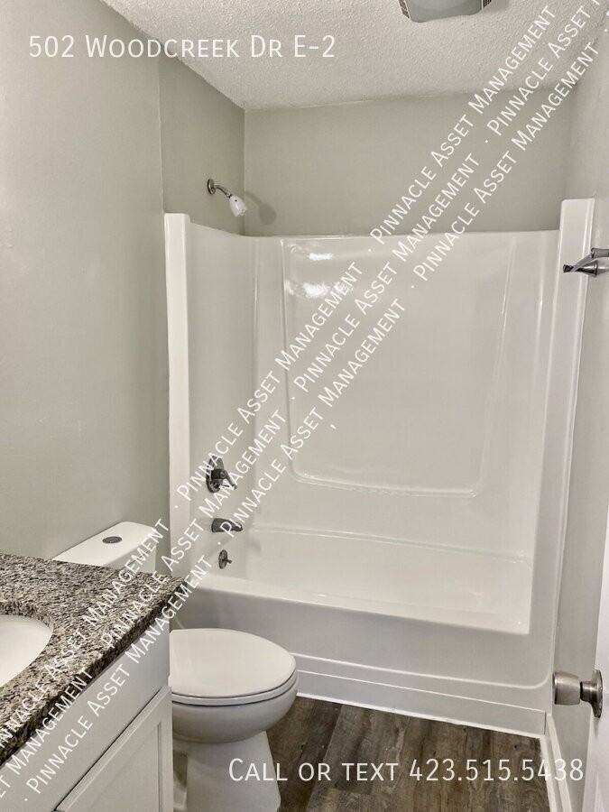 502 Woodcreek Dr - Photo 6 of 8