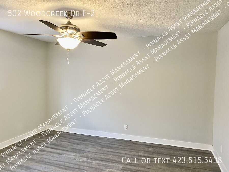 502 Woodcreek Dr - Photo 7 of 8