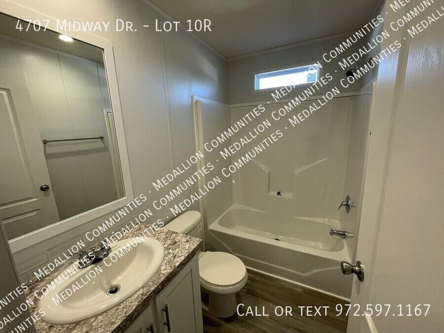 4707 Midway Dr - Photo 3 of 15