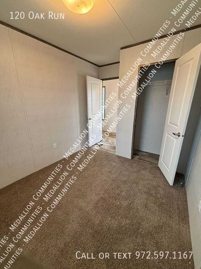 120 Oak Run - Photo 2 of 13