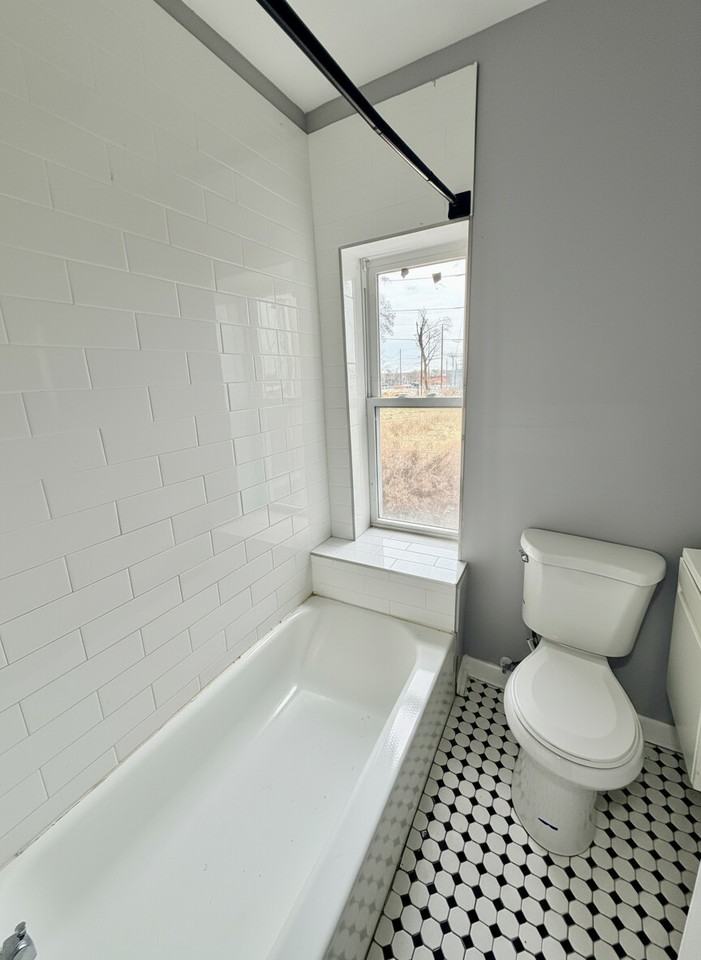 3957 Ogden St - Photo 5 of 17