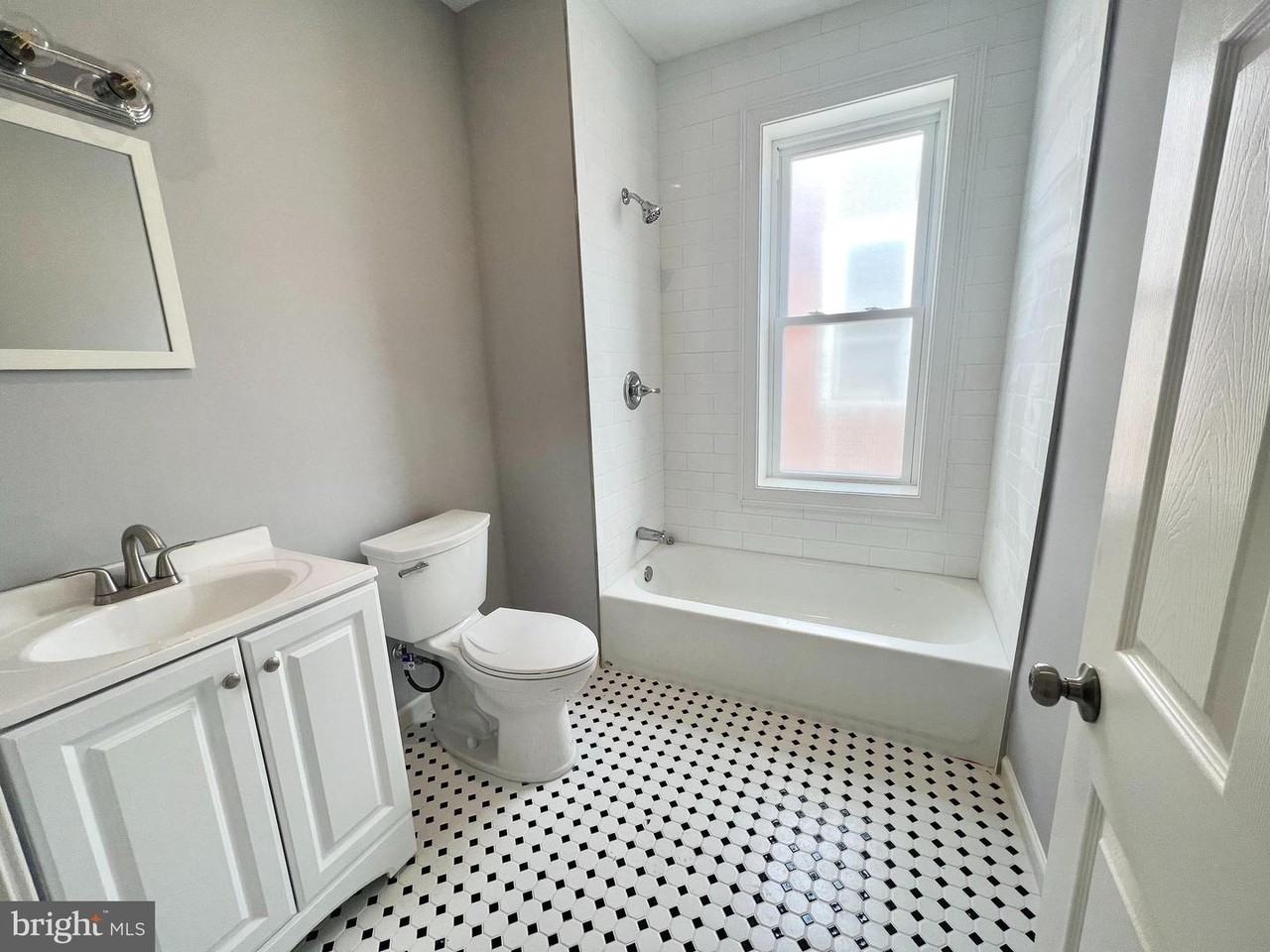 5532 Chancellor St - Photo 7 of 14