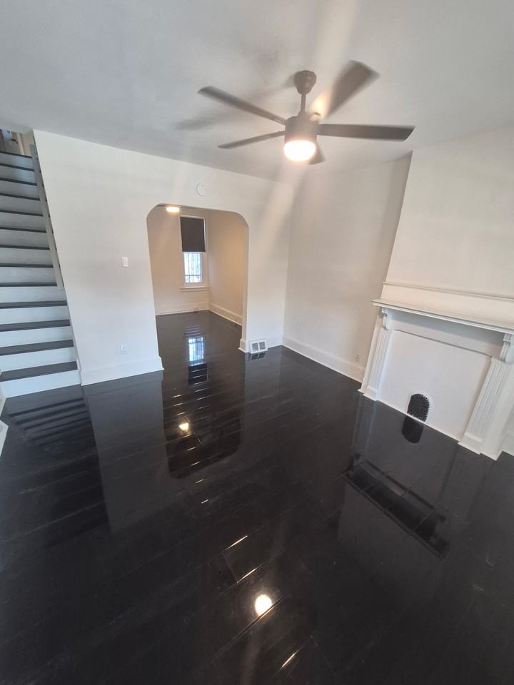 323 N Edgewood St - Photo 6 of 17