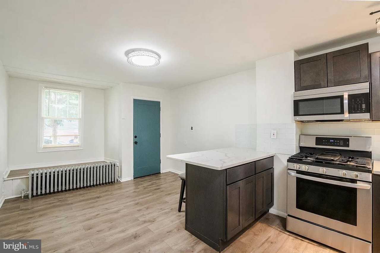 1902 S 5th St #1 - Photo 2 of 12