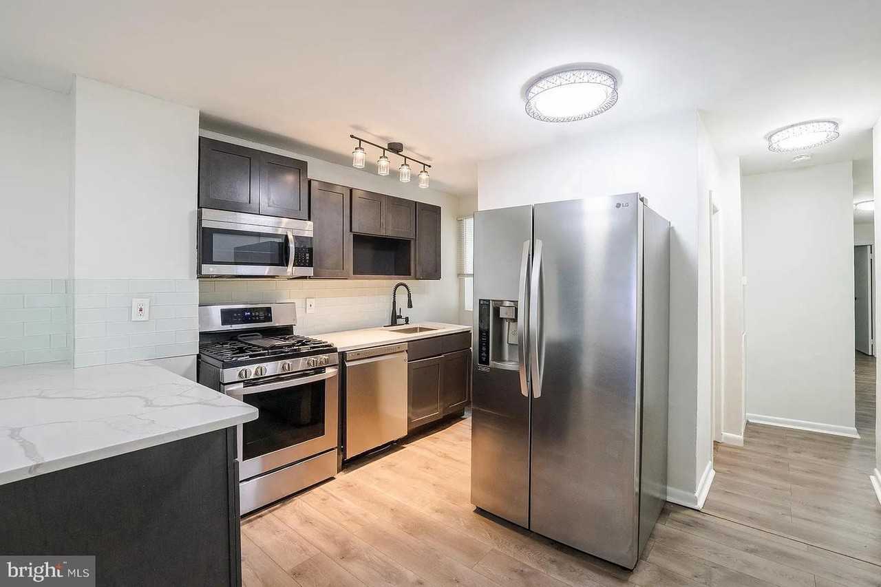 1902 S 5th St #1 - Photo 3 of 12