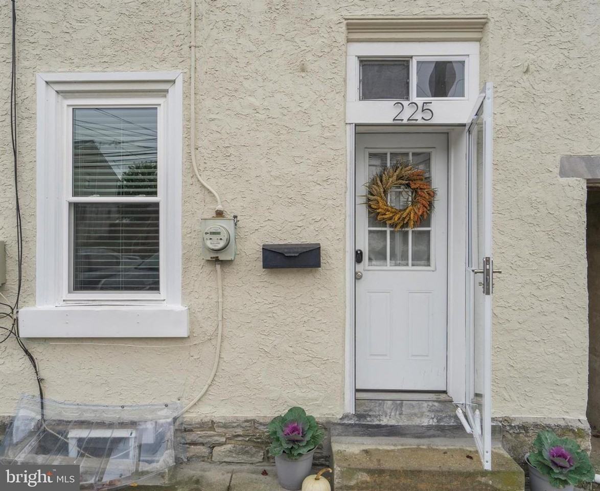 225 W 6th Ave - Photo 3 of 33