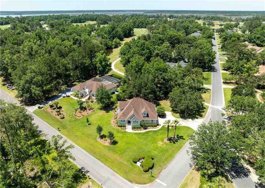 149 Harbor Pointe Dr - Photo 2 of 18