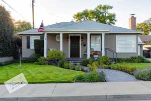 featured image of 1121 N Cambridge Ave