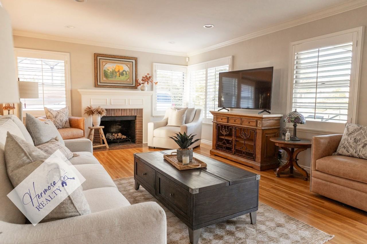 1121 N Cambridge Ave - Photo 5 of 25