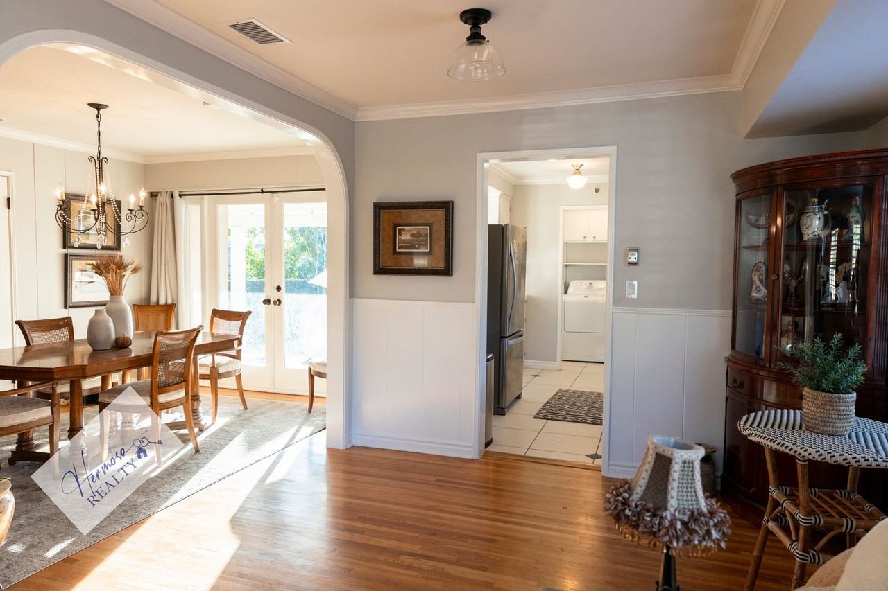 1121 N Cambridge Ave - Photo 7 of 25