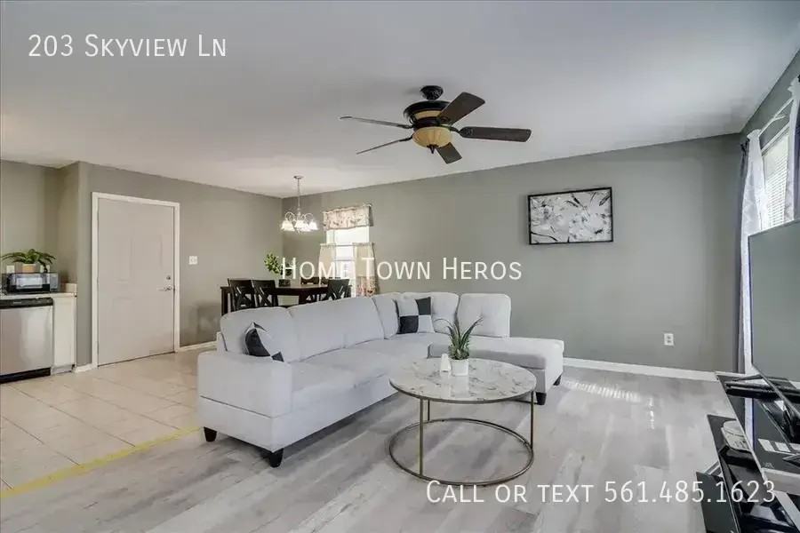 203 Skyview Ln - Photo 3 of 17