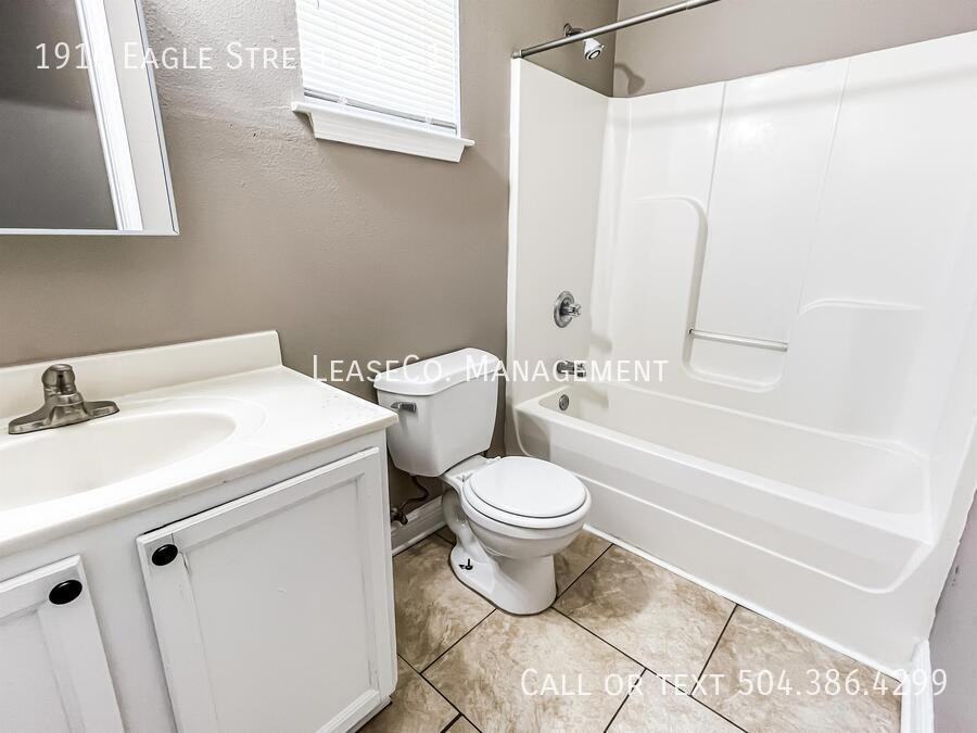 1916 Eagle St #1 - Photo 3 of 32