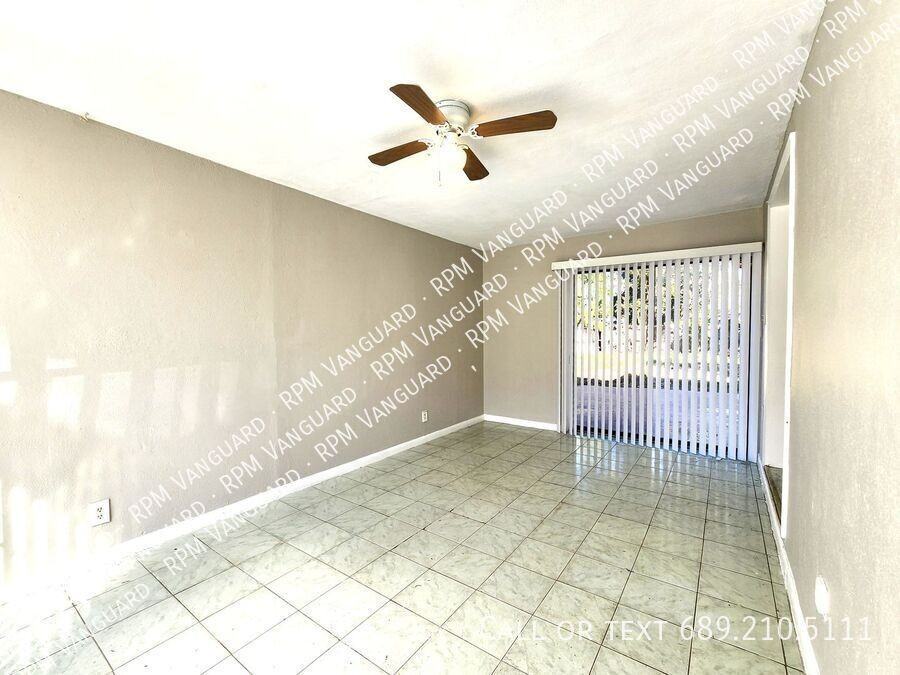 1207 N Pine Hills Rd - Photo 3 of 17