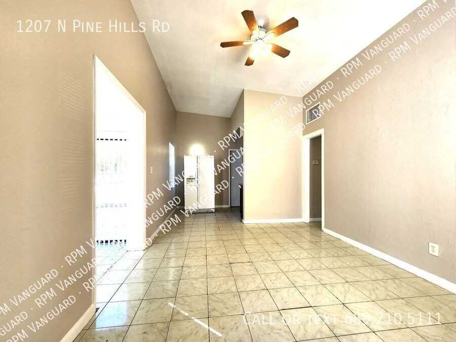 1207 N Pine Hills Rd - Photo 5 of 17