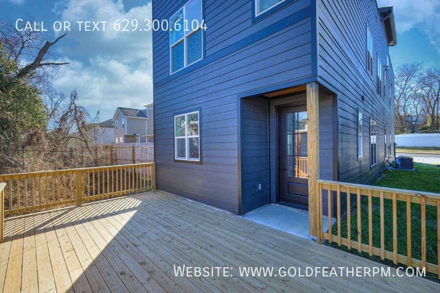 2144 18th Ave N - Photo 2 of 44