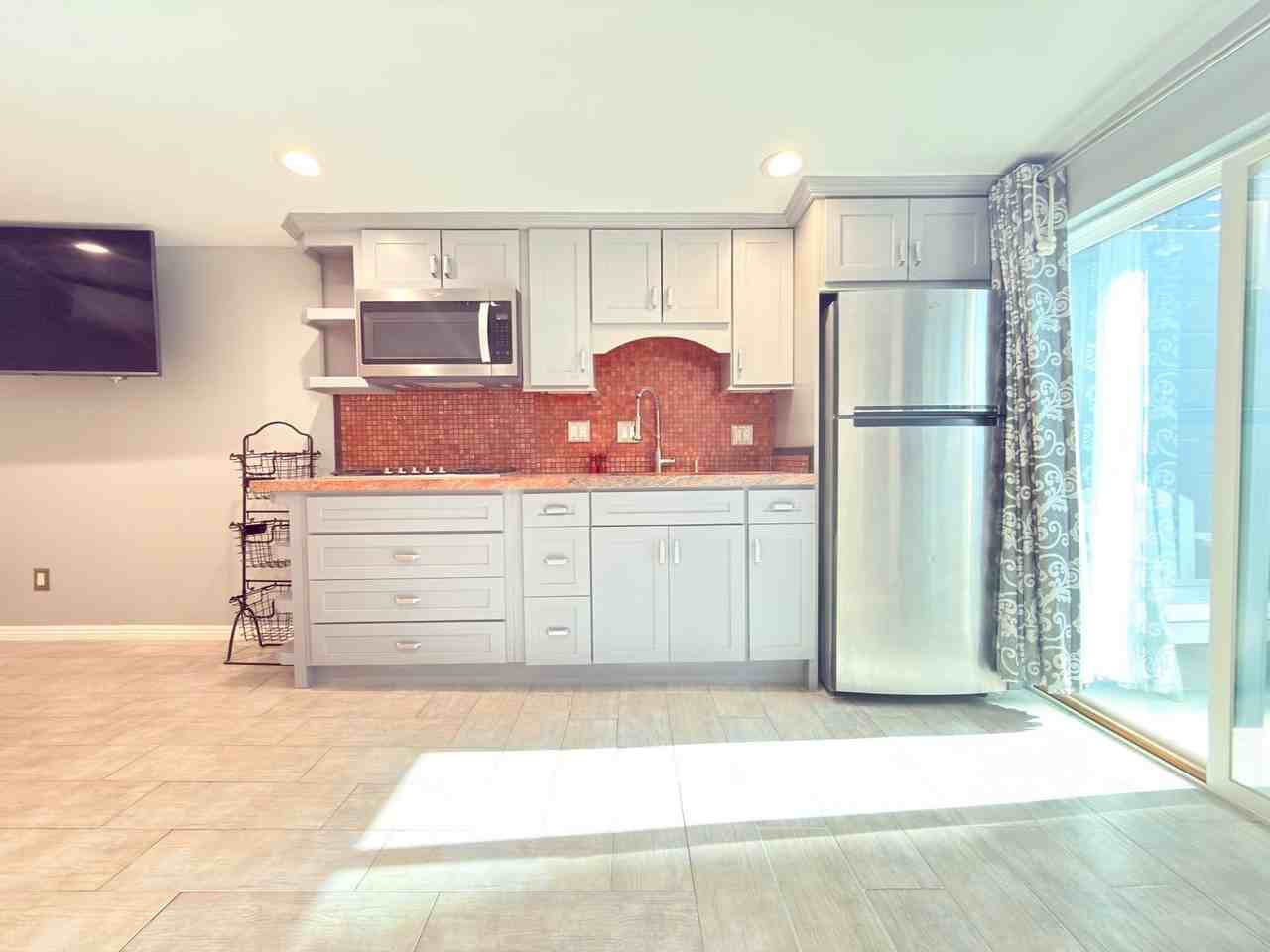 341 Marie Ave - Photo 4 of 13