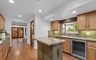 15521 Morrison St - Photo 1 of 1