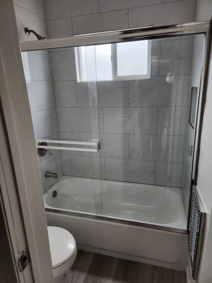 5242 Cahuenga Blvd #5 - Photo 3 of 8