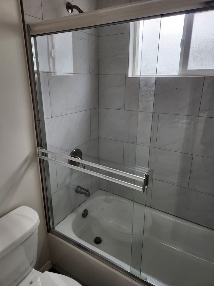 5242 Cahuenga Blvd #5 - Photo 4 of 8