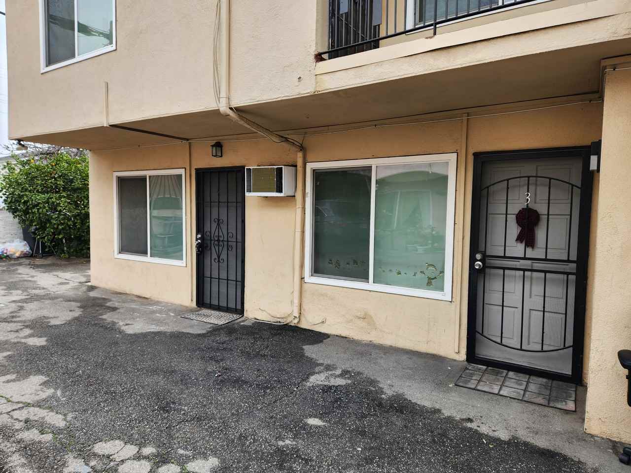 5242 Cahuenga Blvd #5 - Photo 6 of 8