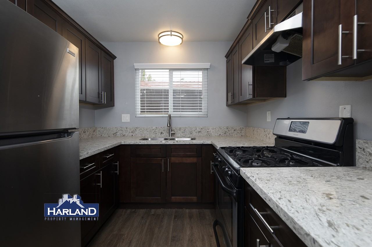 4515 Bancroft St - Photo 6 of 10