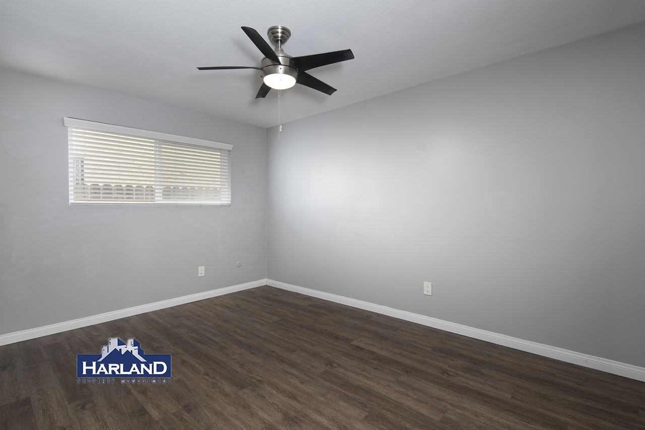 4515 Bancroft St - Photo 7 of 9