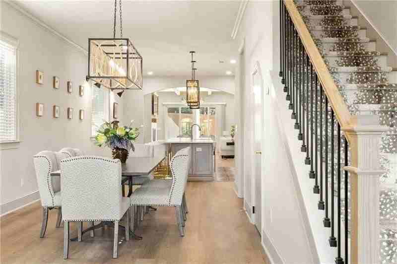 722 Lakeview Ave Ne ##A - Photo 3 of 50