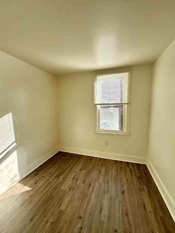 1038 6th Ave #2 - Photo 6 of 13