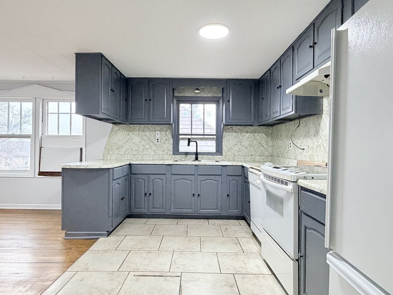 474 Chilver Rd #6 - Photo 4 of 28