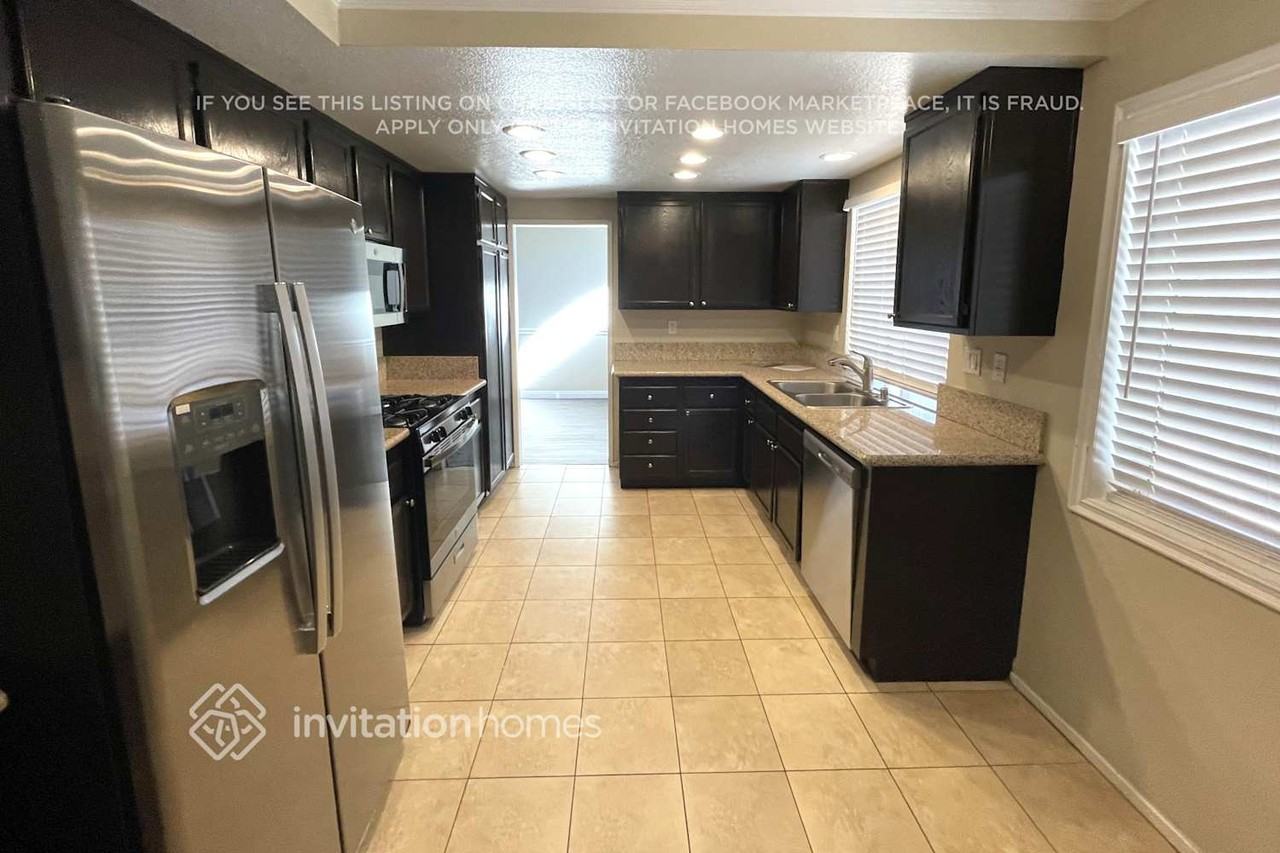 3120 Crowne Dr - Photo 6 of 17