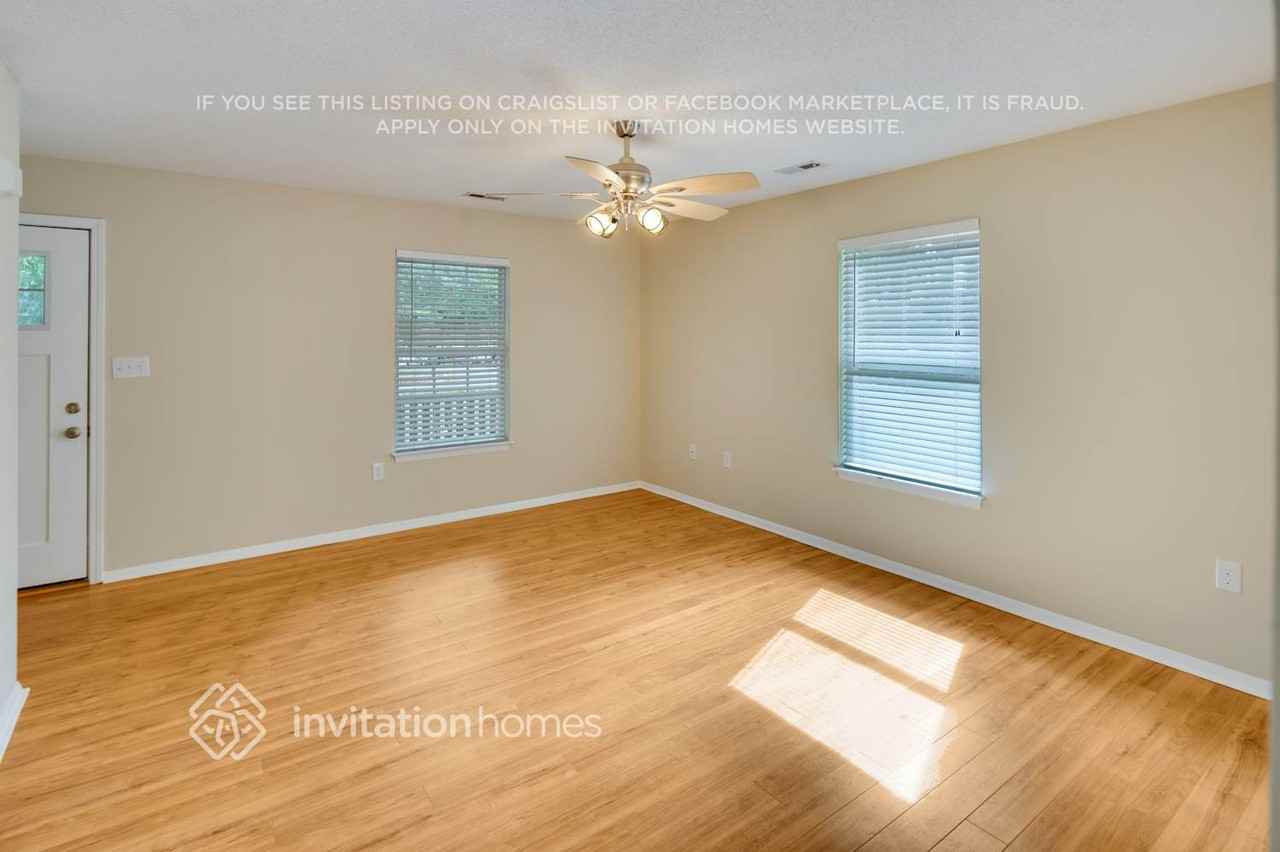 128 Pratt St - Photo 5 of 25