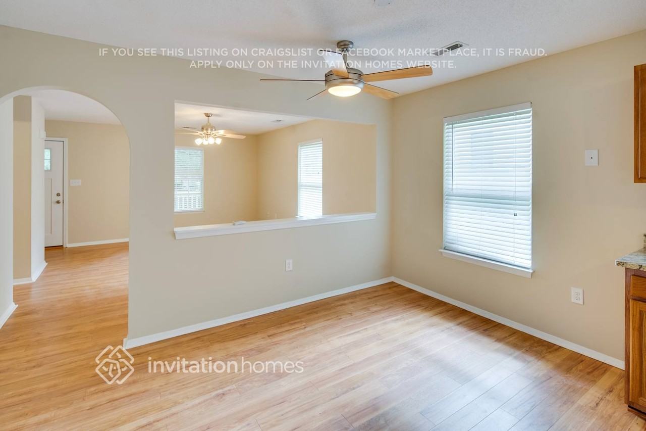 128 Pratt St - Photo 7 of 25