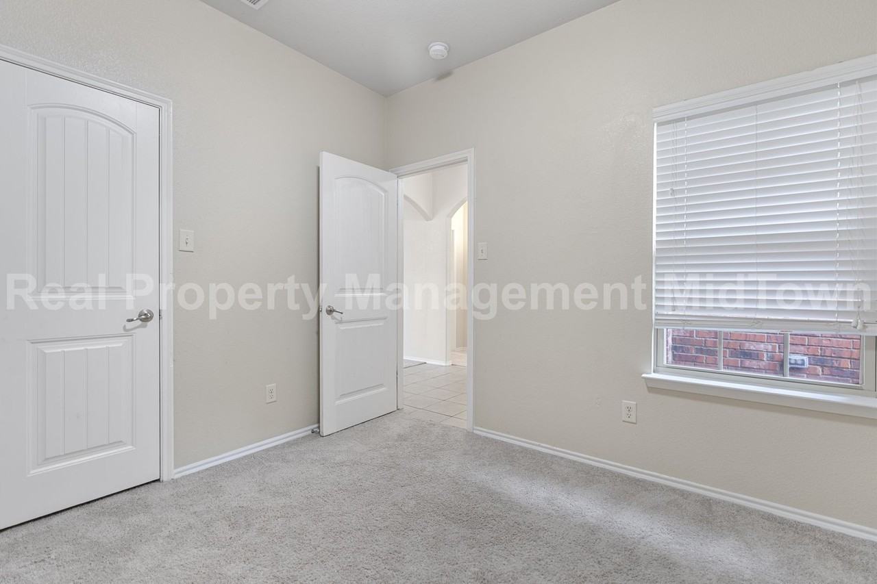 2035 Karsen Ln - Photo 2 of 31