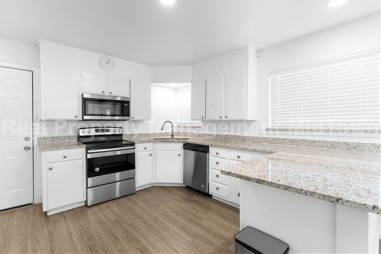 512 Livingston Dr - Photo 7 of 21