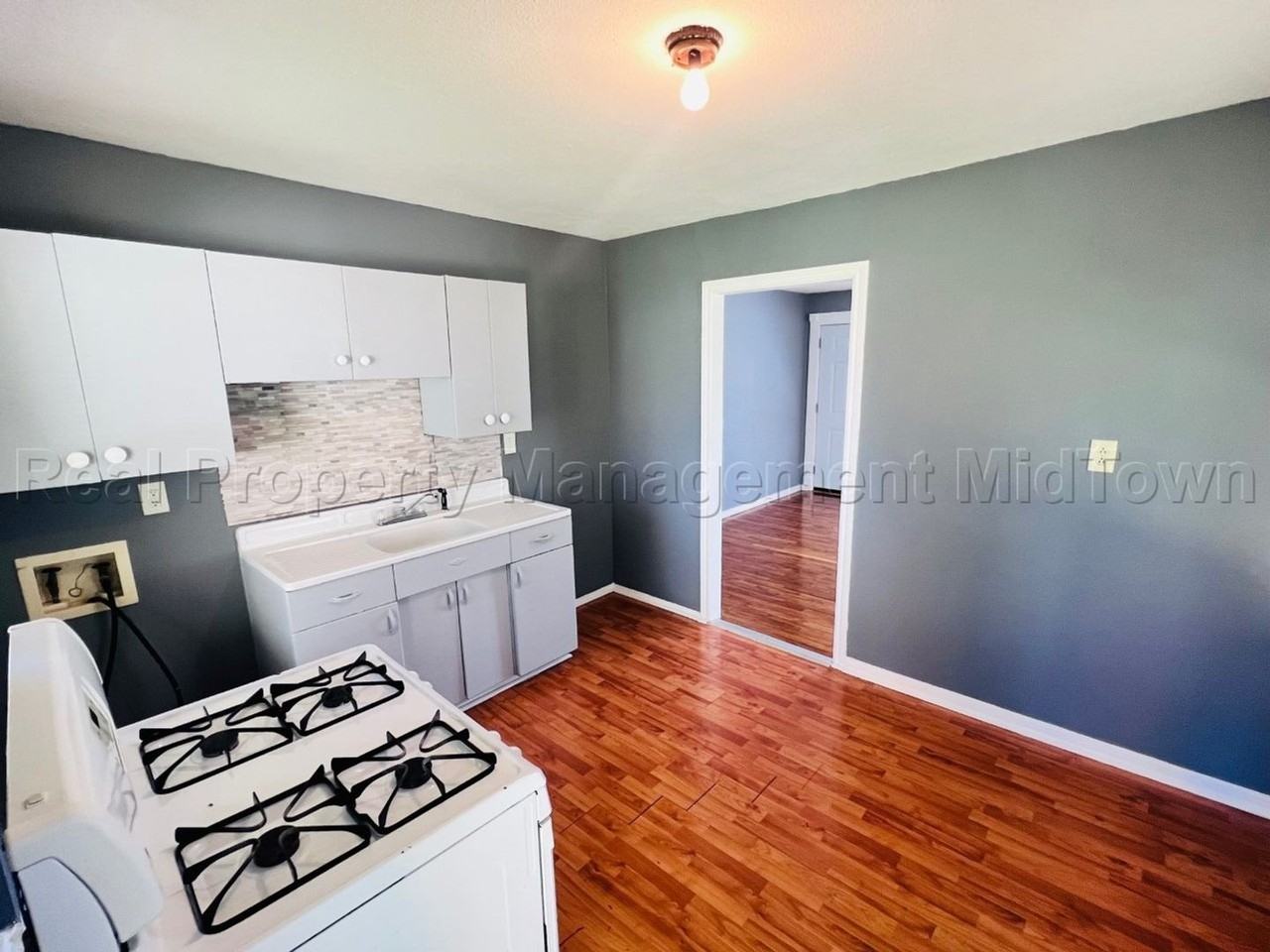 2509 Spiller St - Photo 6 of 17