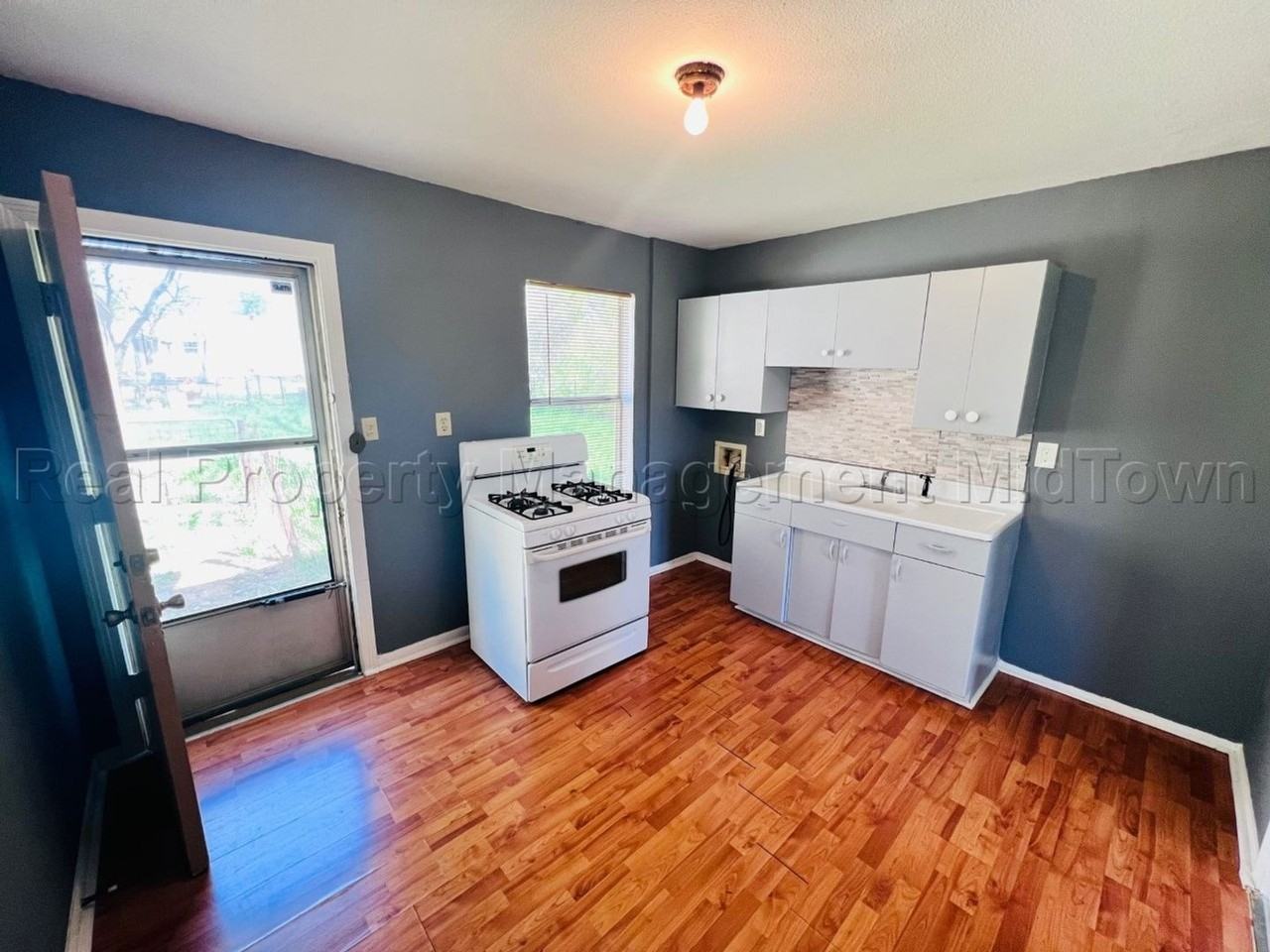 2509 Spiller St - Photo 7 of 17