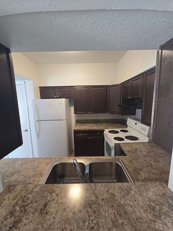 Mediterranean Villas - Photo 5 of 8