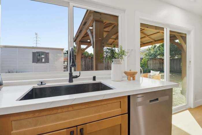 2272 Shadowtree Dr - Photo 2 of 14