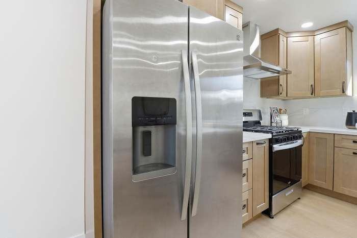 2272 Shadowtree Dr - Photo 4 of 14