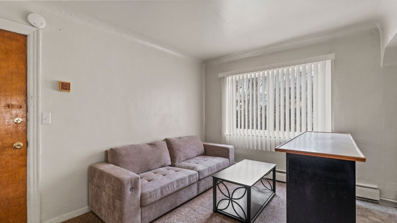 415 Volkert Pl - Photo 2 of 6