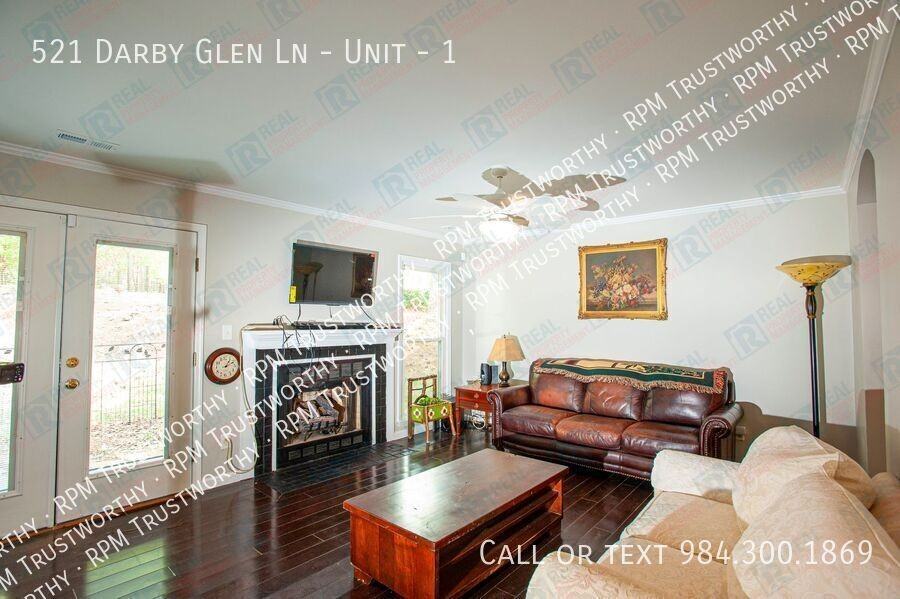 521 Darby Glen Ln #1 - Photo 7 of 24