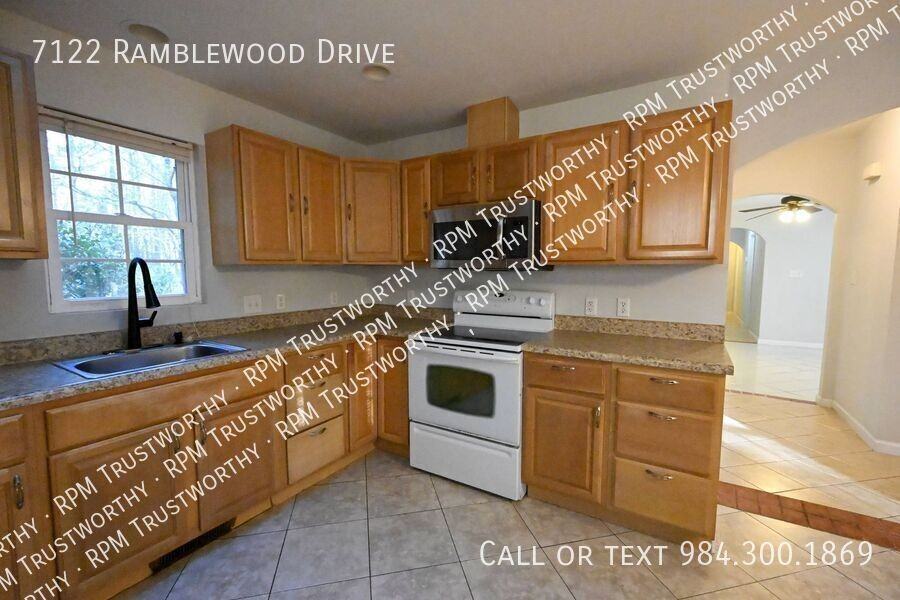 7122 Ramblewood Dr - Photo 2 of 50