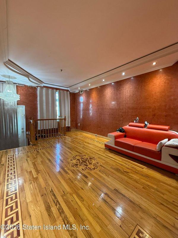 22 Quincy Ave - Photo 3 of 17