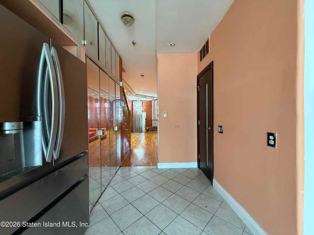 22 Quincy Ave - Photo 5 of 17