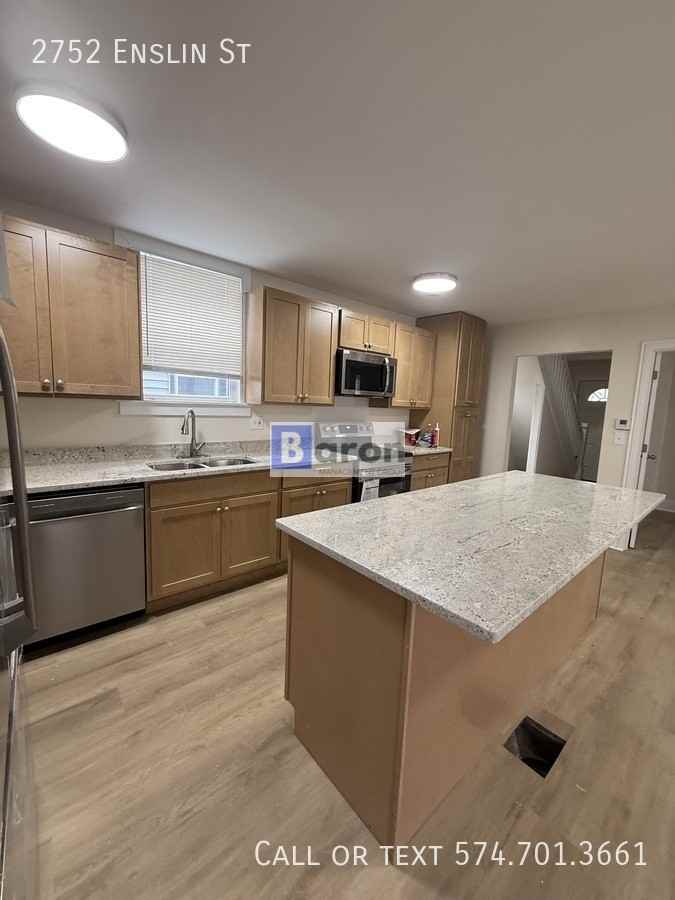 2752 Enslin St - Photo 3 of 21